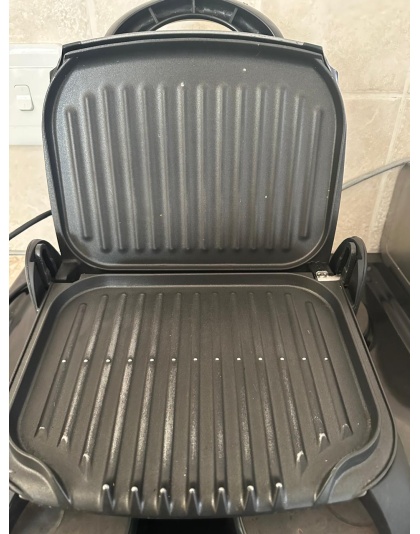 George Forman Lean mean fat grilling Machine